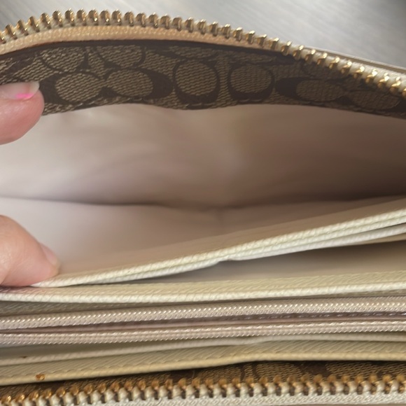 Pre-owned Coach wallet - Picture 9 of 11